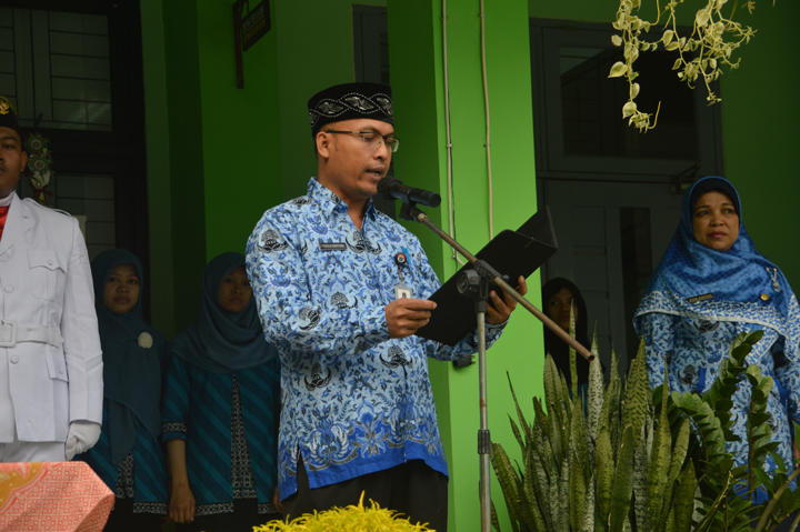 SAMBUTAN MENTERI PENDIDIKAN YANG DIBACAKAN OLEH KEPALA SMA NEGERI 88 JAKARTA