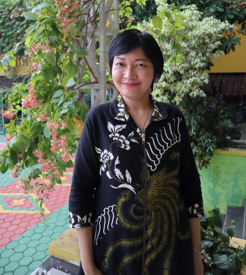 V. TRI ANDANI, S.Pd.